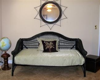 Wicker day bed