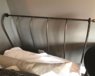 Twin metal bedframe - with trundle!