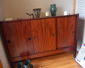 A beautiful sideboard for the dining room. Mid century and lots of quality!