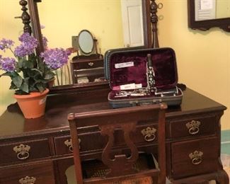 Biggs Furniture Vanity with Mirror