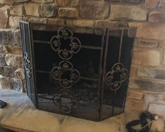 Metal fireplace screen