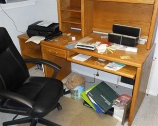 oak desk and  office chair in great condition