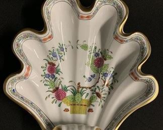 A GOOD HEREND ENAMELED AND GILT DECORATED PORCELAIN SCALLOPED FORM DISH Centered by a flower filled basket