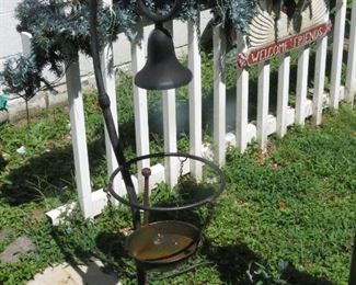 OUTDOOR LAMP WITH PLANTER.