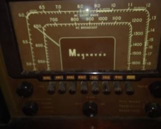 Vintage Magnavox radio