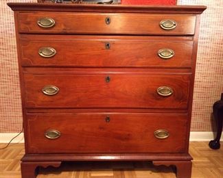Antique American 4-drawer mahogany chest, with pencil inlay. 