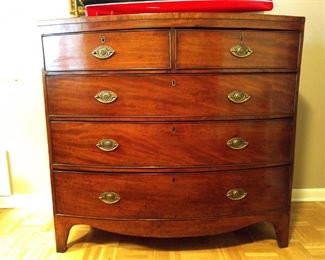 Fantastic antique English 5-drawer mahogany chest, with original brasses.
