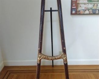 Wonderful art easel, with gilt floral detail.