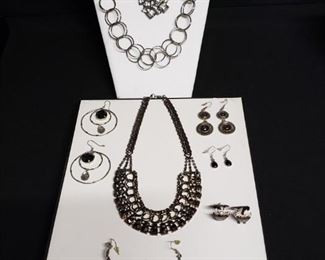 006 Beatnik Style Silver Colored Jewelry