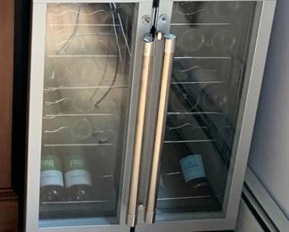 Wine cooler dual temp