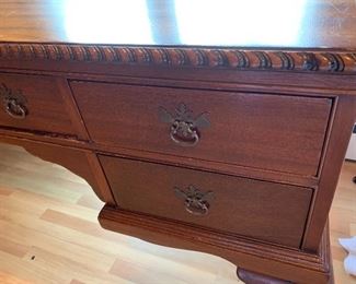 Detail of roping on desk