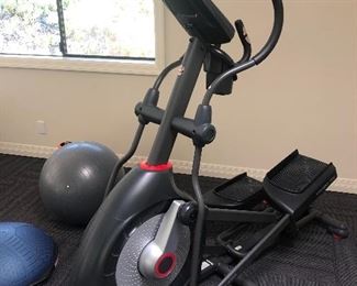 Elliptical Machine $300 Schwann 470