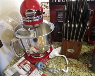 Kitchen Aid Mixer with accessories, etc.. Kitchen Full of Like New items... SPOTLESS CLEAN, BRAND NAMES. WOW.... THIS IS THE NUMBER 1 CLEANEST HOME, KITCHEN OF THIS YEARS SALES... SPOTLESS.........