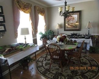 Kitchen Table/4 Chairs, Area Rugs, Lamps, Artwork, 