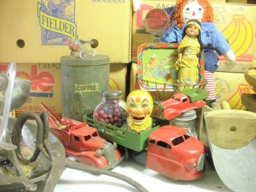 Just a very small sampling of some of the old tin toys available during this sale.