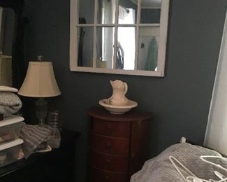 Mirror, Wash basin, lamp