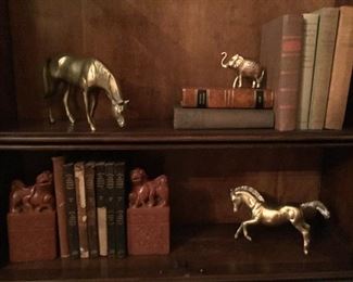 one of several nice vintage bookends