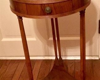 Small delicate English antique Mahogany round table.  Beautiful details 