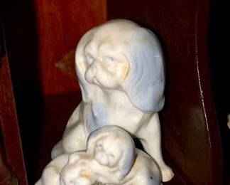 mama dog and puppies figurine (small)