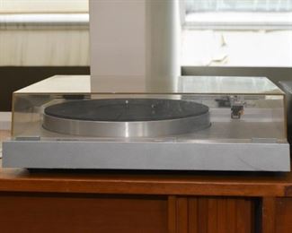 Yamaha Auto Return P-350 Turntable