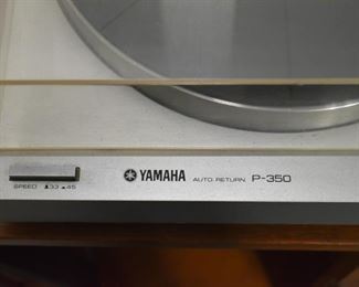 Yamaha Auto Return P-350 Turntable