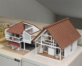 Beach House Models / Doll Houses / Dollhouses
