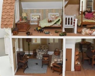 Victorian Queen Anne House Model / Miniature / Doll House / Dollhouse