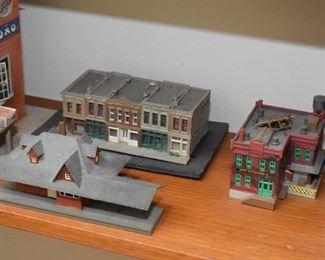 Model Train Buildings & Houses