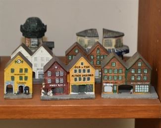 Miniature Houses & Buildings (Ceramic, Clay, Porcelain, Etc.)