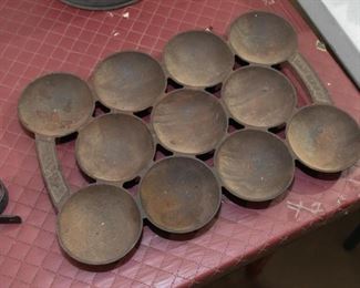 Cast Iron Cornbread Pan
