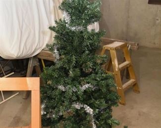 Small Pre-Lit Christmas Tree