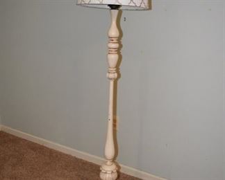 FLOOR LAMP