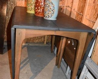 MID CENTURY DINNING TABLE W/ LEAVES