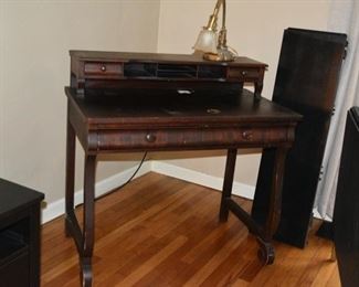 ANTIQUE DESK