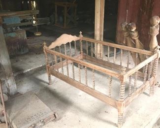 Platform scale/w weights, antique toddler bed