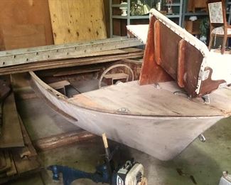Vintage wooden boat w/ 5HP Eska motor 