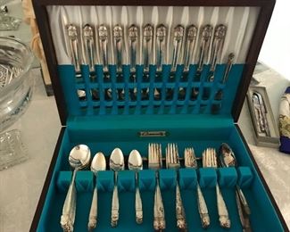 Holmes & Edwards inlaid silver service for 12