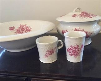 Vintage Princess Chamber Pot, Basin, and Mug https://ctbids.com/#!/description/share/228021