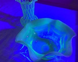 Vaseline Opalescent Art Glass https://ctbids.com/#!/description/share/229572