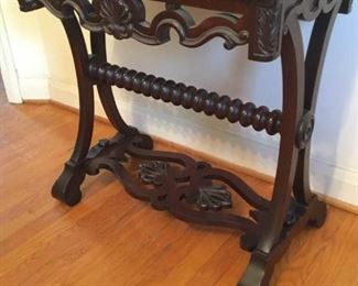 Vintage Decorative Side Table https://ctbids.com/#!/description/share/228194