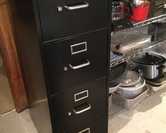 Four drawer locking file cabinet https://ctbids.com/#!/description/share/231032