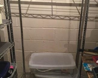 Rolling rack with hang bar https://ctbids.com/#!/description/share/231029