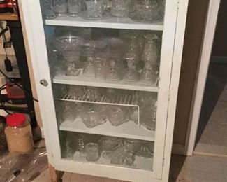 Wooden display cabinet https://ctbids.com/#!/description/share/231028