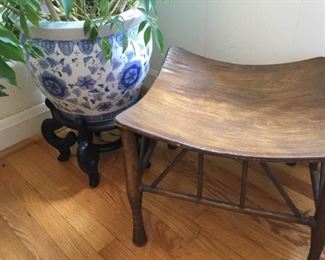 Asian Style Ceramic Planter and Wooden Footstool https://ctbids.com/#!/description/share/230992