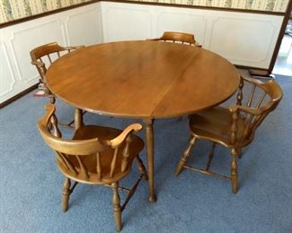Pennsylvania House solid Cherry drop leaf table and 4 chairs and two leaves