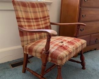 101. Upholstered Accent Chair (27" x 22" x 33")