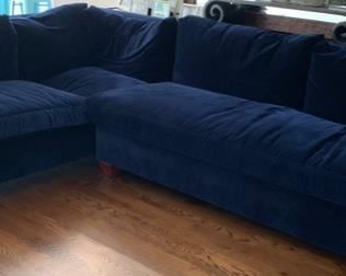62. Avery Boardman Blue Velvet 2pc Sectional (100" x 39" x 33" x 126")