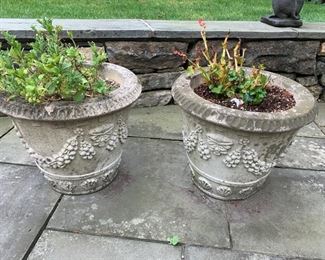 144. Round 20" Cement Planter