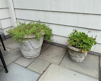 144. Round 20" Cement Planter
