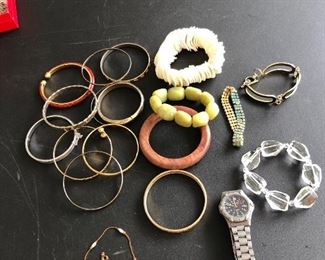 A full table of costume jewelry - no gold or sterling all costume jewelry .